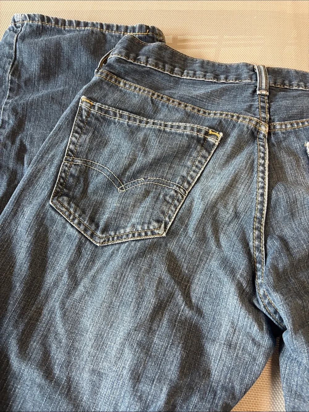 Levis relaxed fit